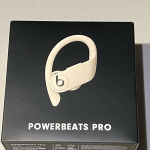PowerBeats Pro- white